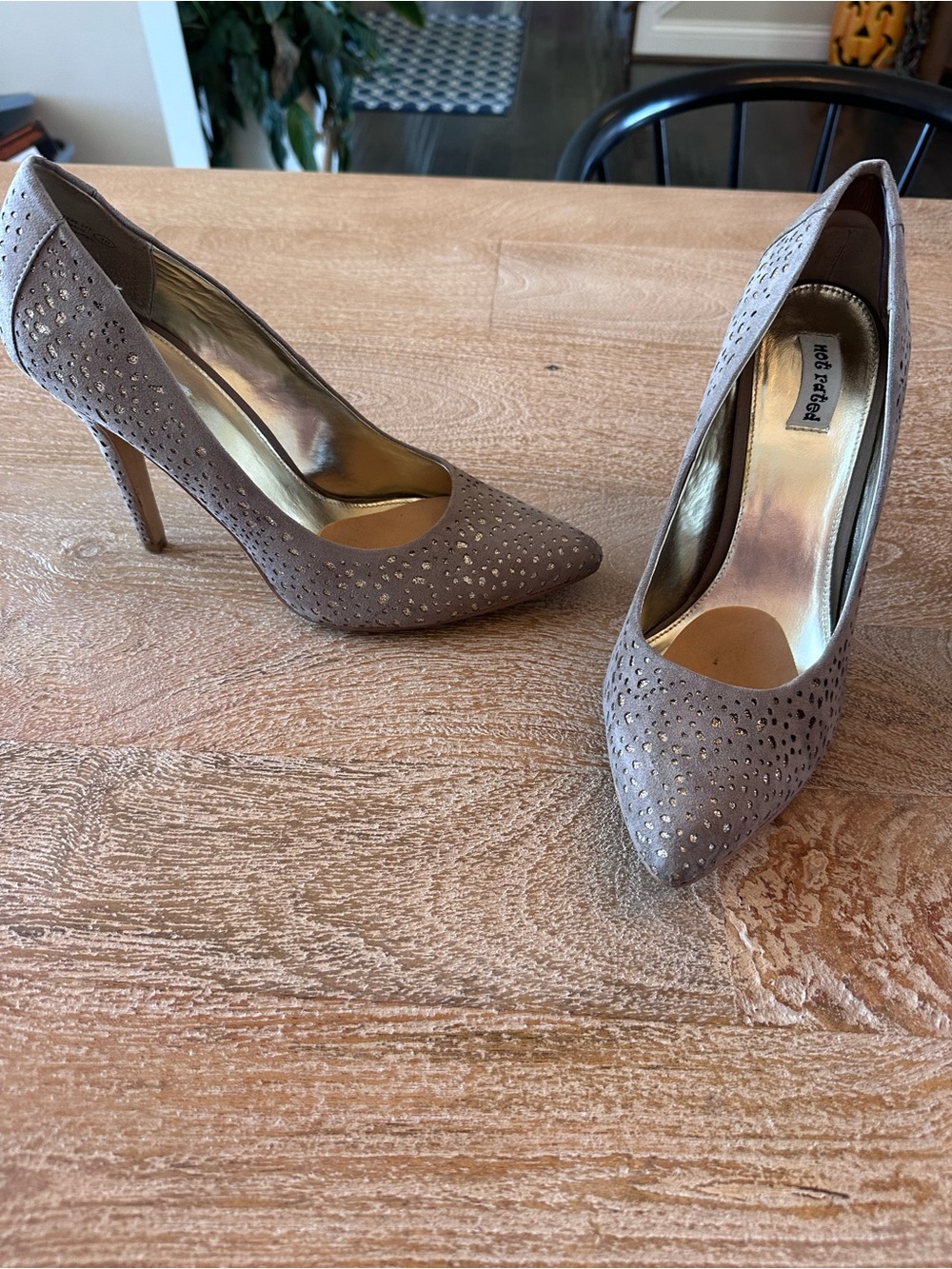 Women’s size 10 nude heels